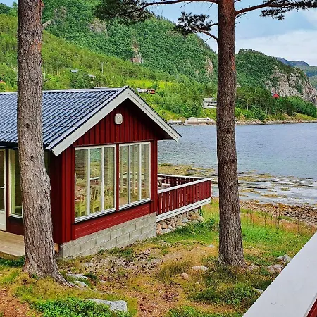 8 Person In Sundlandet * Snildal