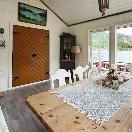 8 Person In Sundlandet Holiday home