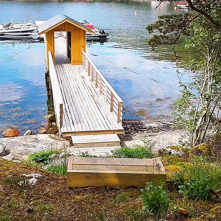 8 Person In Sundlandet * Snildal