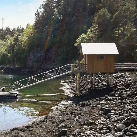 6 Person In Sundlandet