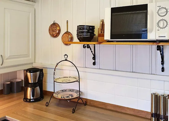 8 Person In Sundlandet * Snildal